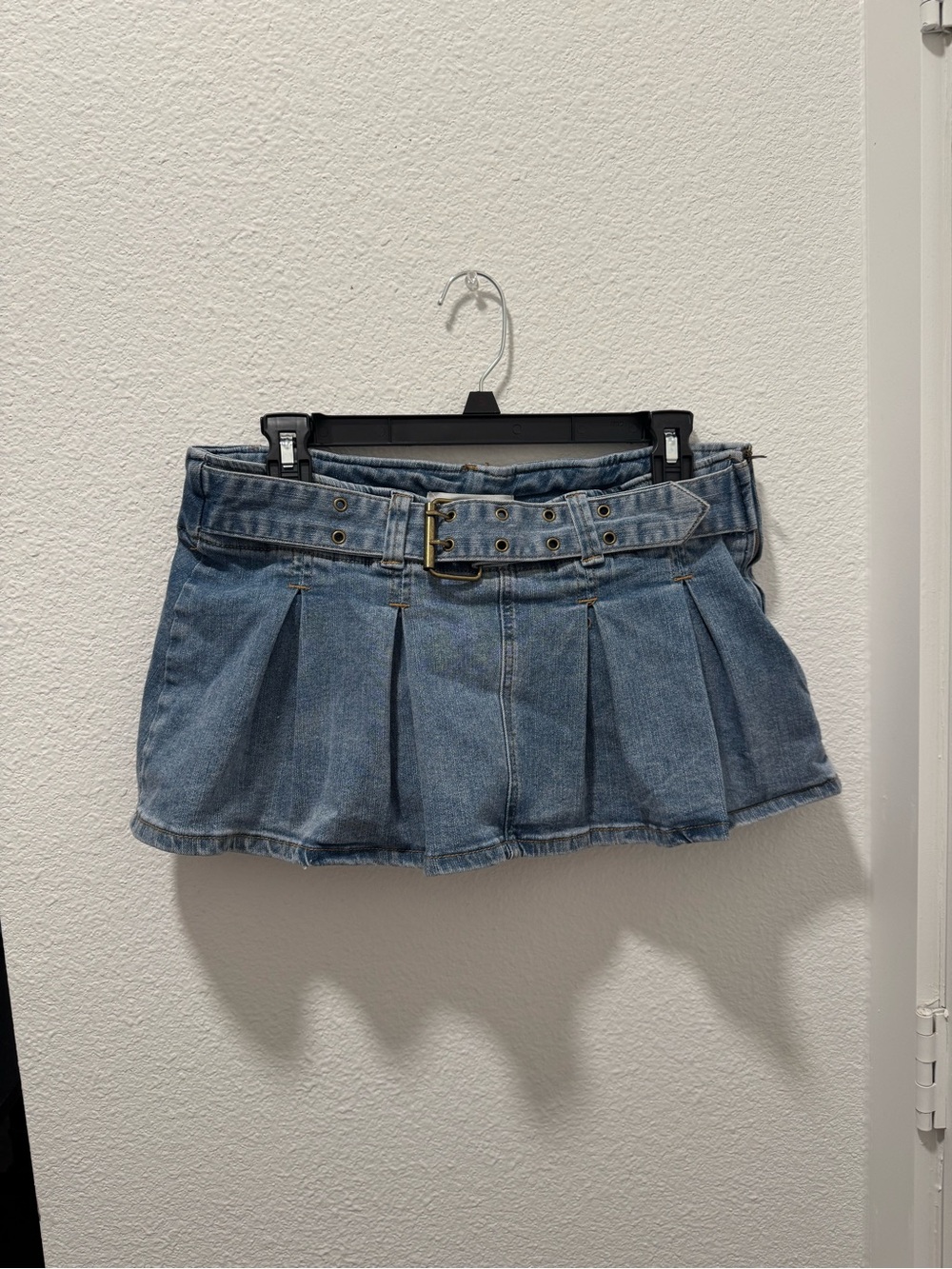 Almost Famous Light Blue Pleated Denim Mini Skirt with Belt
